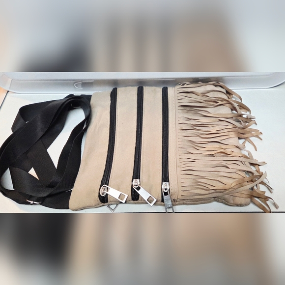 Tan Suede Look Feel Fringe Tassel Crossbody Women's Bag Purse - Picture 1 of 3